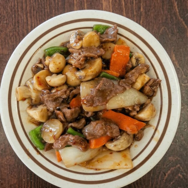 Beef in Garlic Sauce Combo.