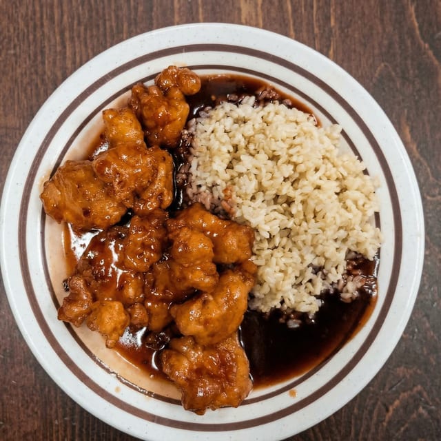 General Tso's Chicken Combo.