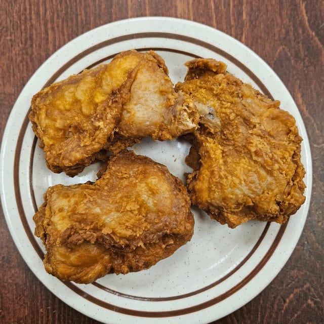 3 Large Drumsticks & Thigh (Dark Meat Only).