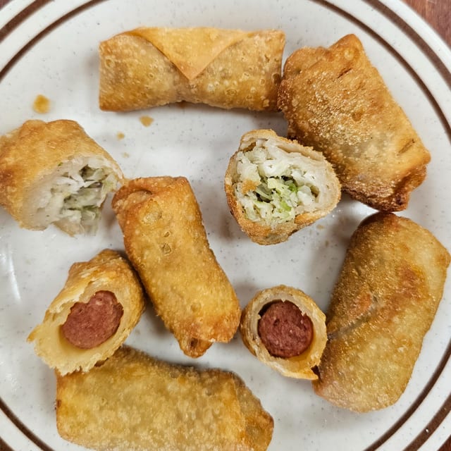 4 Mini Hotdogs & 4 Mini Eggrolls.