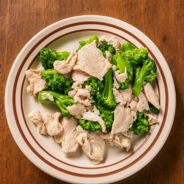 Steamed Chicken with Broccoli (QT).