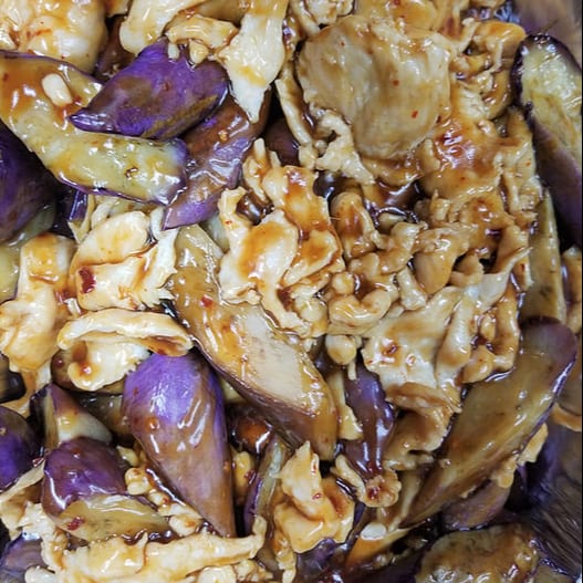 Chicken With Eggplant In Garlic Sauce (QT).