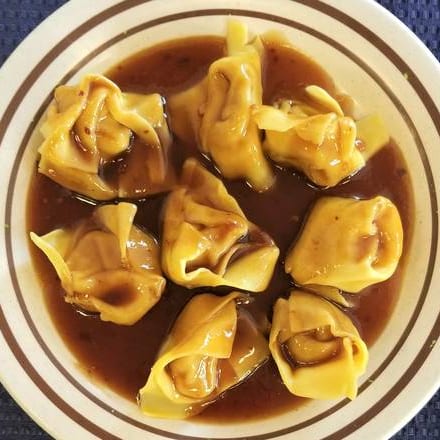 Wontons in Garlic Sauce (8).